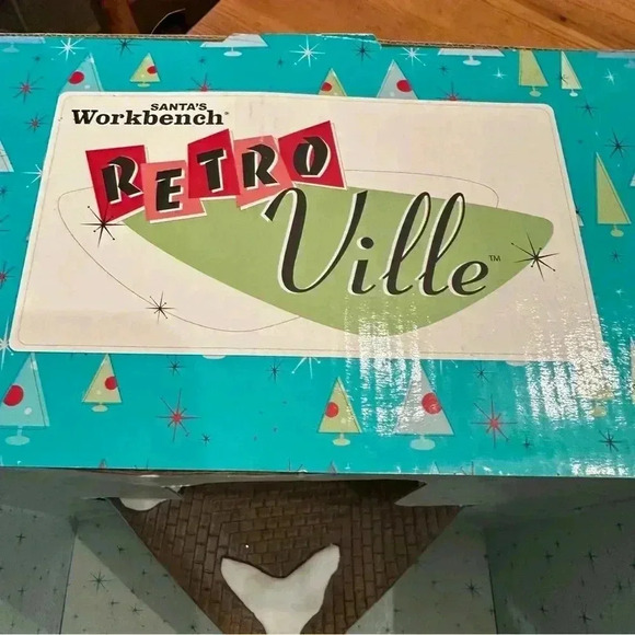 New 2005 Santa’s workbench retroville 3 sons appliance and tv store Christmas - Picture 7 of 7